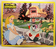 Last inn bildet i Galleri-visningsprogrammet, Retro puslespill Disneys Alice i Eventyrland.