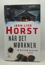 Last inn bildet i Galleri-visningsprogrammet, Bok - Når Det Mørkner av Jørn Lier Horst.