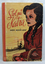 Last inn bildet i Galleri-visningsprogrammet, Bok - Stol på Katra av Karin Medén Adde. Forside.