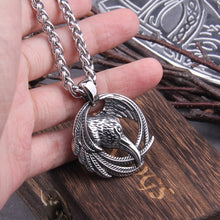 Last inn bildet i Galleri-visningsprogrammet, Lekkert og detaljrikt halskjede med ravnemotiv.