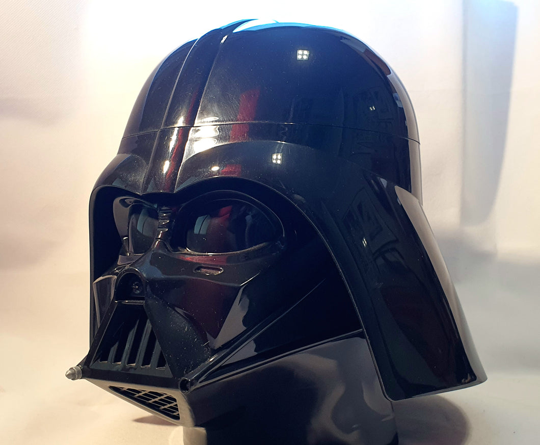 Star Wars karakteren Darth Vader hode i plast for oppbevaring.