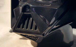 Star Wars karakteren Star Wars karakteren Darth Vader hode i plast for oppbevaring. Detaljbilde av nese og munnpartiet.