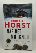 Last inn bildet i Galleri-visningsprogrammet, Bok - Når Det Mørkner av Jørn Lier Horst.
