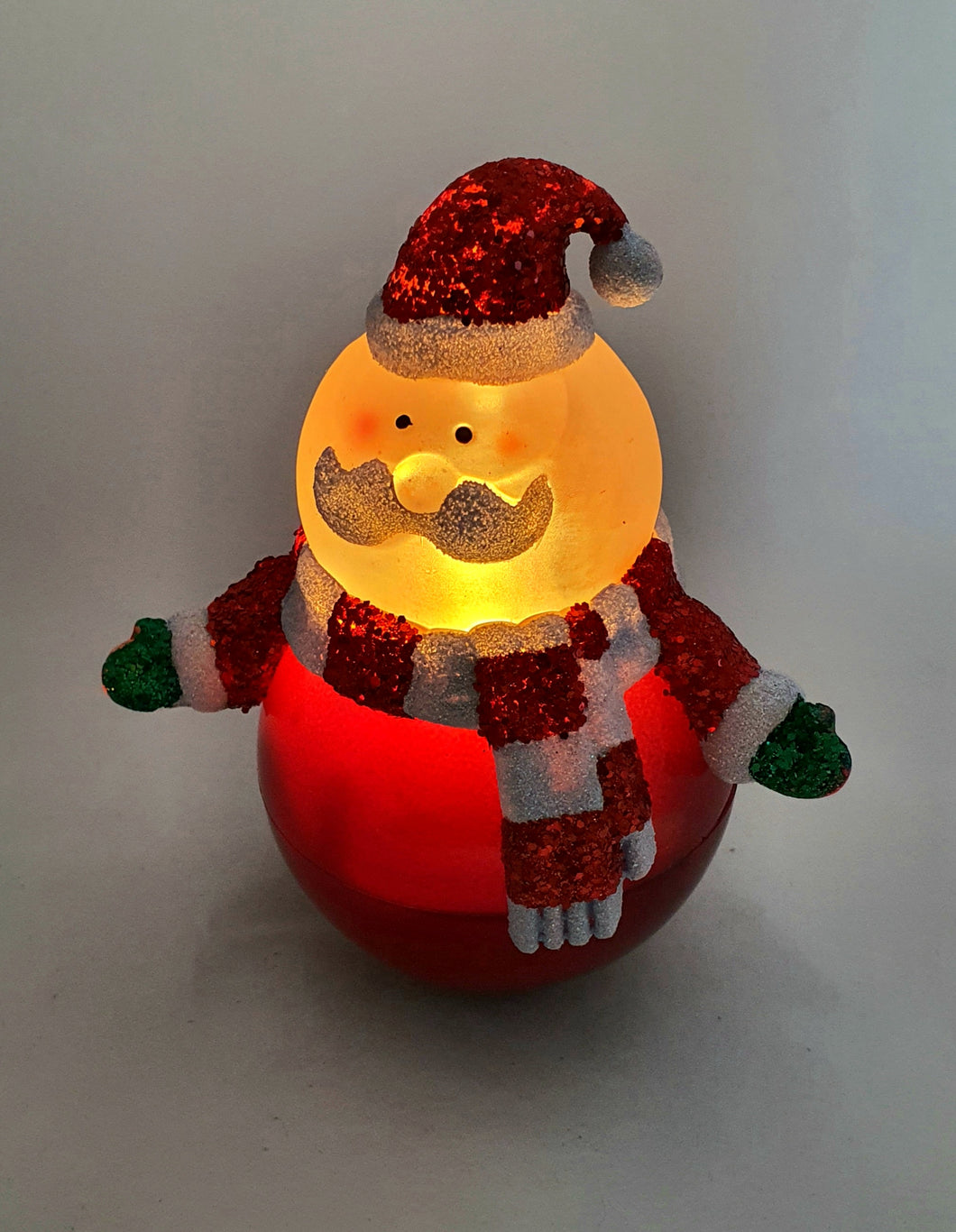 Morsom julenisse med automatisk LED-lys.
