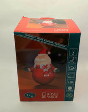 Last inn bildet i Galleri-visningsprogrammet, Morsom julenisse med automatisk LED-lys  original eske..
