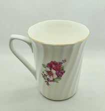 Last inn bildet i Galleri-visningsprogrammet, Søt kopp i kinesisk porselen - Happy Birthday.
