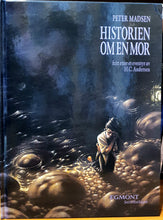 Last inn bildet i Galleri-visningsprogrammet, Historien om en mor. Tegneserieroman av Peter Madsen. Forside.
