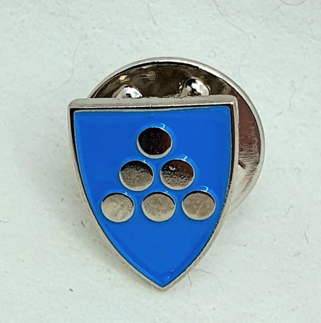 Kommune pin fra Bokn i Rogaland. Sølv på blå bunn.