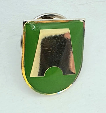 Kommune pin fra Bærum i Viken / Akershus. Gull på grønn bakgrunn.