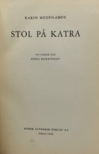 Last inn bildet i Galleri-visningsprogrammet, Bok - Stol på Katra av Karin Medén Adde. Tittelblad.
