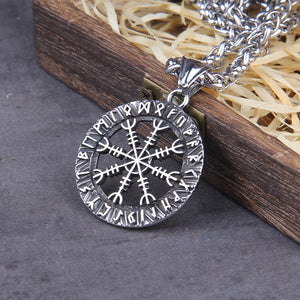 Smykke i viking stil - Halskjede med Vegvísir