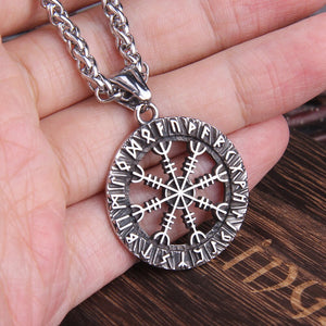 Smykke i viking stil - Halskjede med Vegvísir