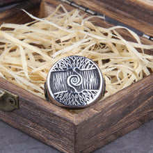 Last inn bildet i Galleri-visningsprogrammet, Vikingsmykke. Flott ring med Yggdrasil motiv.
