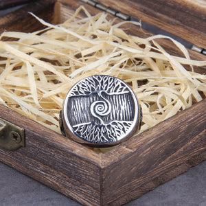 Vikingsmykke. Flott ring med Yggdrasil motiv.