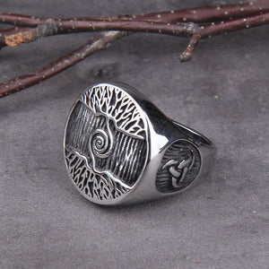 Vikingsmykke. Flott ring med Yggdrasil motiv.