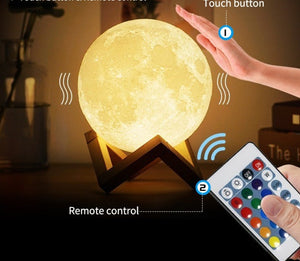Månelampe med både touch funksjon og fjernkontroll.