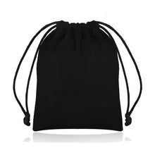 Last inn bildet i Galleri-visningsprogrammet, Smykkene leveres med svart fløyelspose.
