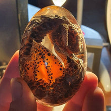 Last inn bildet i Galleri-visningsprogrammet, Meget dekorative og spesielle drage egg i transparent resin som er solid og glassklar. De ser naturtro ut.
