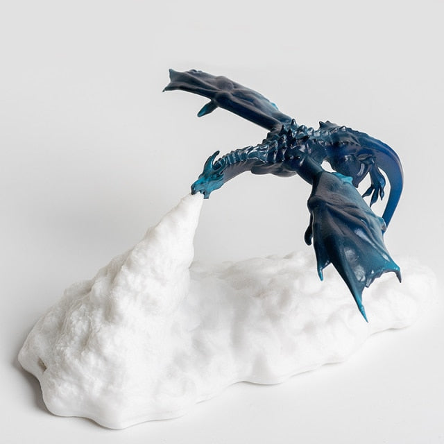 Lampe formet som ildsprutende drage. 3D printet i miljøvennlig PLA materiale. Blåfarge.